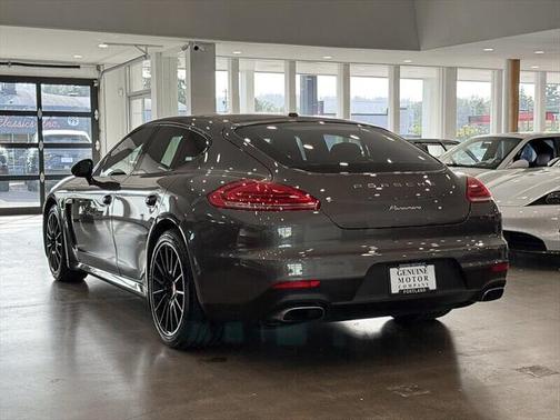 2016 Porsche Panamera Edition