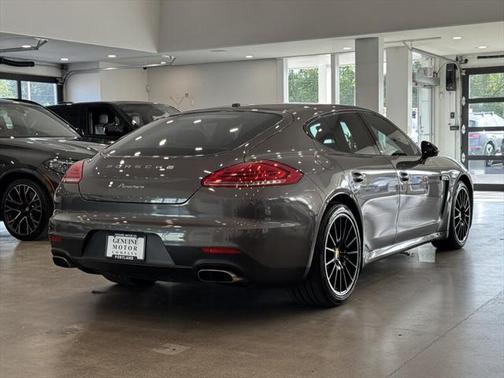 2016 Porsche Panamera Edition