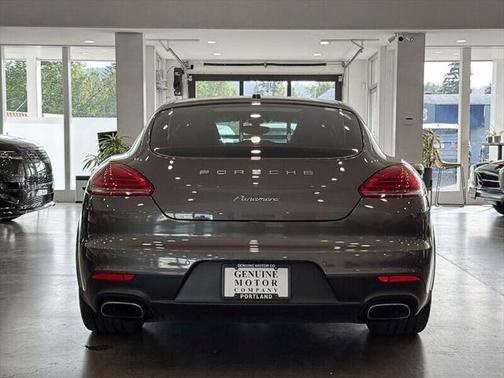 2016 Porsche Panamera Edition