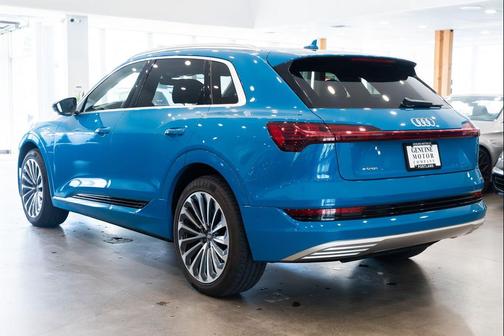 2019 Audi e-tron Premium Plus