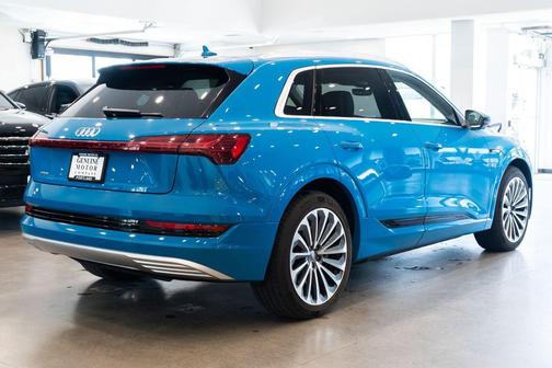 2019 Audi e-tron Premium Plus