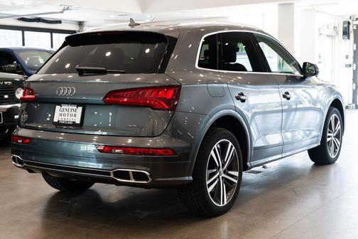 Daytona Gray Pearl Effect 2020 Audi Q5 Premium Plus 55 TFSI e quattro S tronic