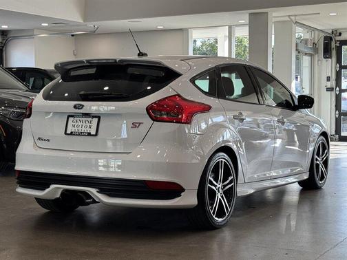 2017 Ford Focus ST