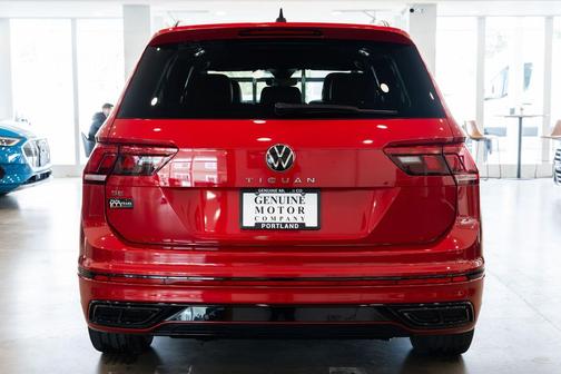 2024 Volkswagen Tiguan 2.0T SE R-Line Black