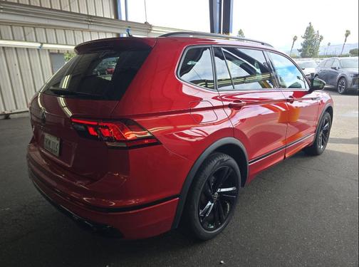 2024 Volkswagen Tiguan 2.0T SE R-Line Black