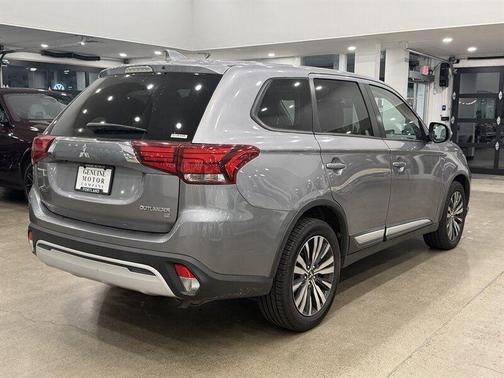 2019 Mitsubishi Outlander SE