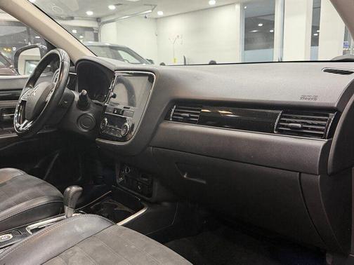 2019 Mitsubishi Outlander SE