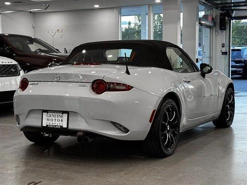 2016 Mazda MX-5 Miata Sport