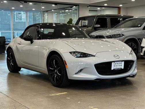 2016 Mazda MX-5 Miata Sport
