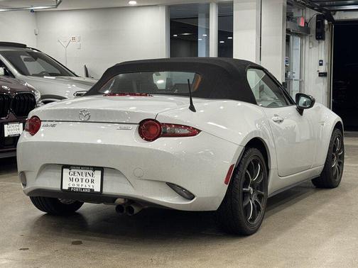 2016 Mazda MX-5 Miata Sport