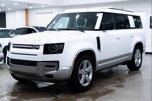 2023 Land Rover Defender 130 SE