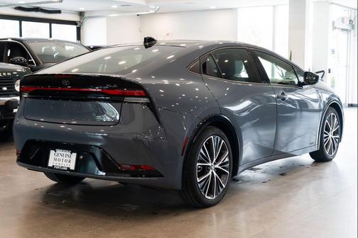 Guardian Gray 2024 Toyota Prius XLE