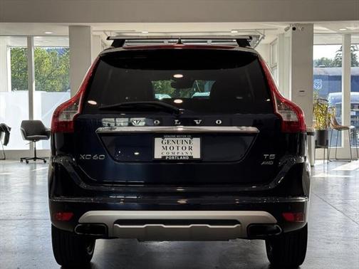 2017 Volvo XC60 T5 Dynamic