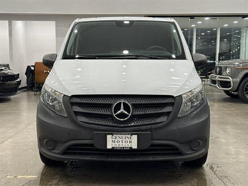 2016 Mercedes-Benz Metris Base