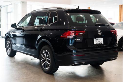 Deep Black Pearl 2021 Volkswagen Tiguan 2.0T S