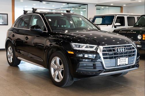 Brilliant Black 2018 Audi Q5 2.0T Tech Premium