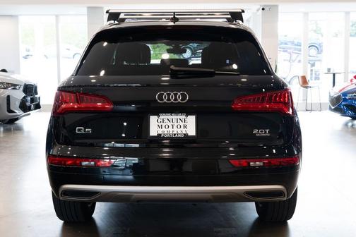 Brilliant Black 2018 Audi Q5 2.0T Tech Premium