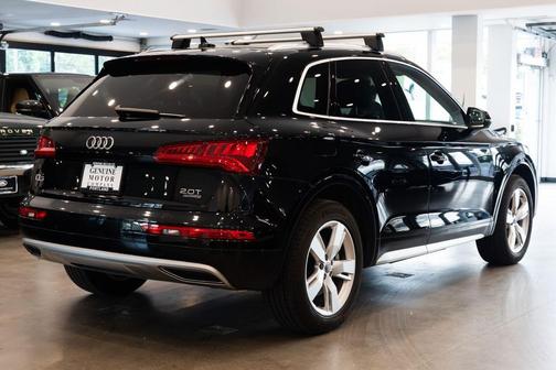 Brilliant Black 2018 Audi Q5 2.0T Tech Premium