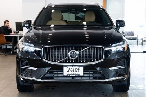 2023 Volvo XC60 Recharge Plug-In Hybrid T8 Ultimate Bright Theme