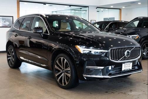 2023 Volvo XC60 Recharge Plug-In Hybrid T8 Ultimate Bright Theme
