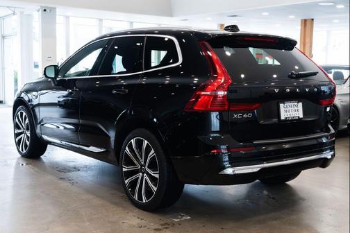 2023 Volvo XC60 Recharge Plug-In Hybrid T8 Ultimate Bright Theme
