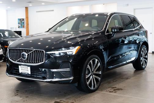 2023 Volvo XC60 Recharge Plug-In Hybrid T8 Ultimate Bright Theme