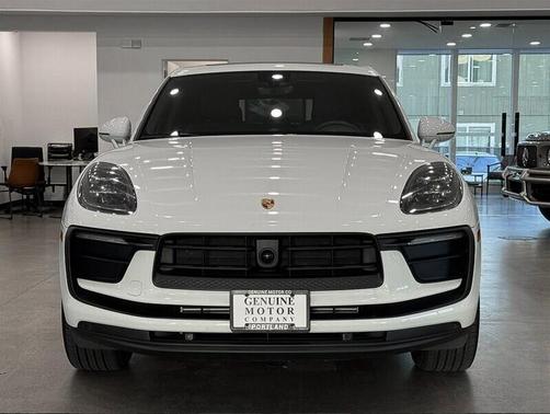 2024 Porsche Macan Base