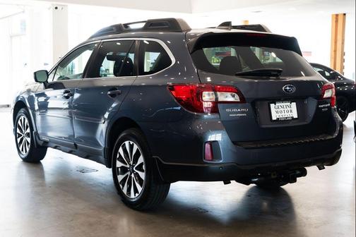 Carbide Gray Metallic 2017 Subaru Outback 3.6R Limited