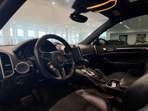 2018 Porsche Cayenne Platinum Edition