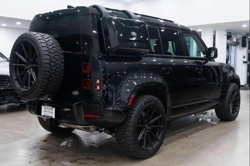 2022 Land Rover Defender 110 X-Dynamic SE