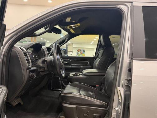 2022 RAM 2500 Laramie Crew Cab 4x4 6'4' Box