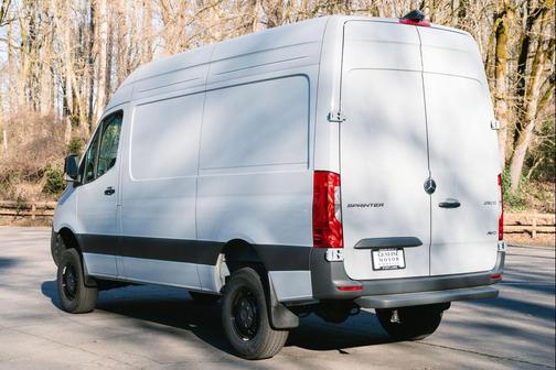 2025 Mercedes-Benz Sprinter 2500 Standard Roof