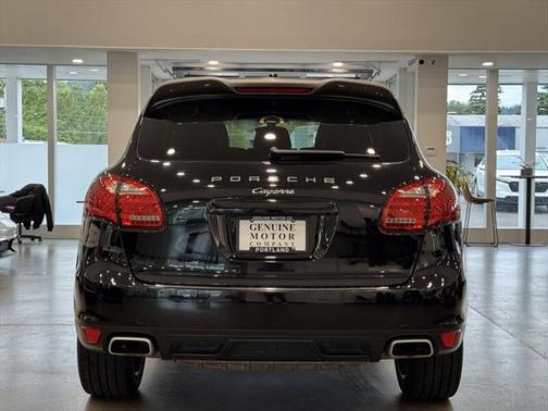 2014 Porsche Cayenne Platinum Edition