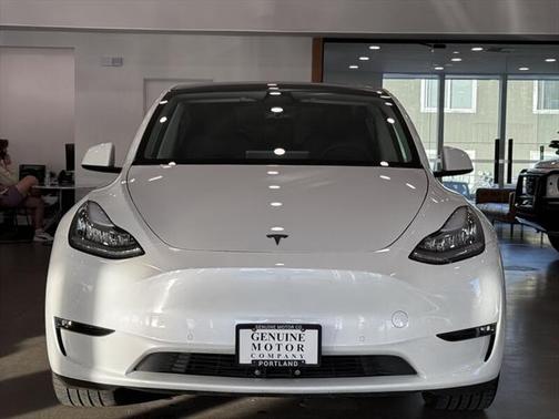 2022 Tesla Model Y Long Range Dual Motor All-Wheel Drive