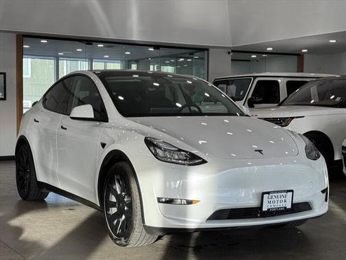 2022 Tesla Model Y Long Range Dual Motor All-Wheel Drive