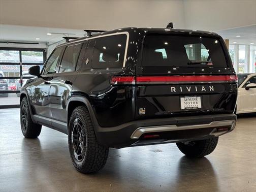2023 Rivian R1S Adventure