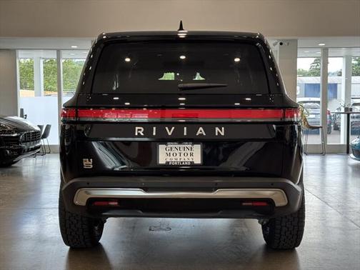 2023 Rivian R1S Adventure