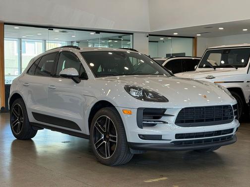 Chalk 2020 Porsche Macan Macan