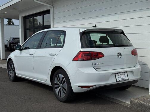 2016 Volkswagen e-Golf SE