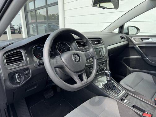 2016 Volkswagen e-Golf SE