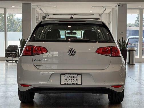 2016 Volkswagen e-Golf SE