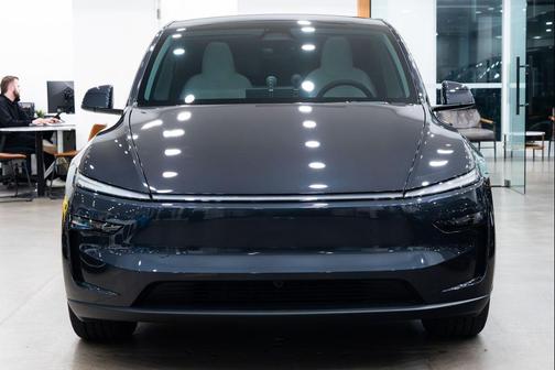 2026 Tesla Model Y Premium Rear-Wheel Drive