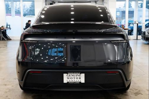 2026 Tesla Model Y Premium Rear-Wheel Drive