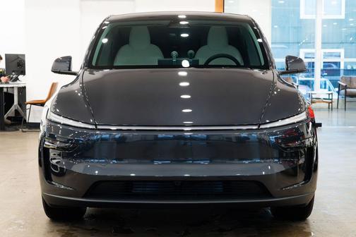 2026 Tesla Model Y Premium Rear-Wheel Drive