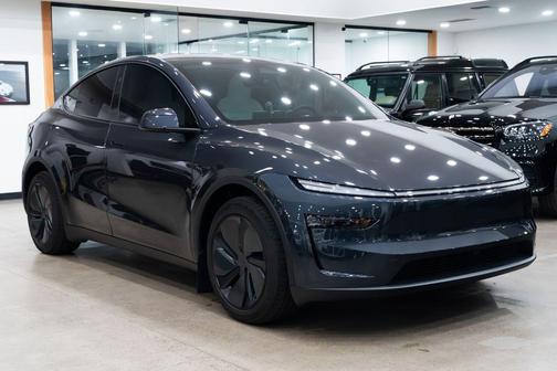 2026 Tesla Model Y Premium Rear-Wheel Drive