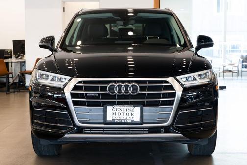 Brilliant Black 2018 Audi Q5 2.0T Tech Premium