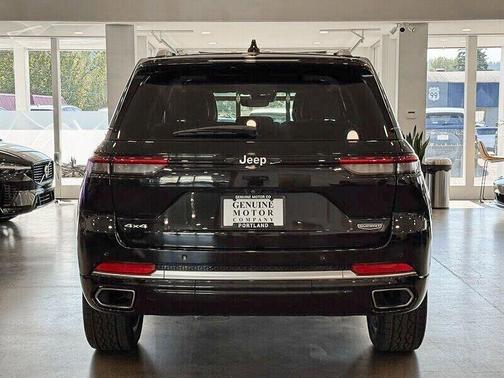 2023 Jeep Grand Cherokee Summit