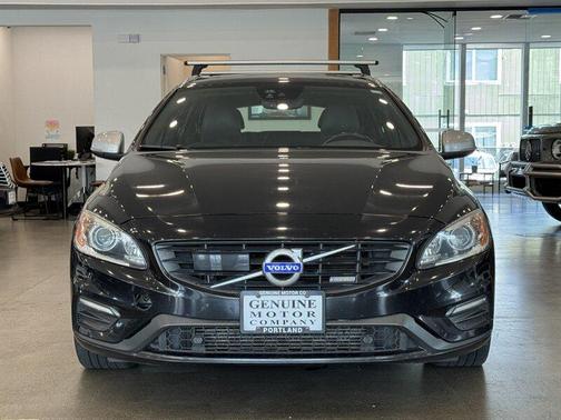 2015 Volvo V60 T6 R-Design Platinum