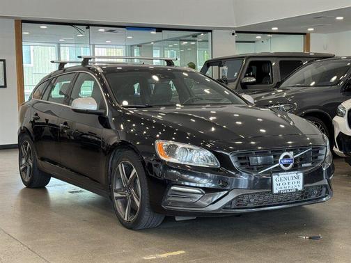 2015 Volvo V60 T6 R-Design Platinum