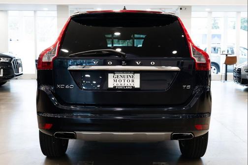 2016 Volvo XC60 T5 Drive-E Premier